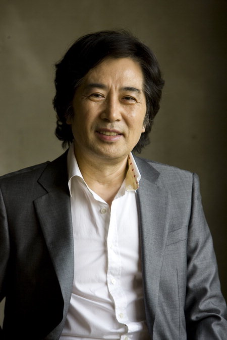 Baek  Yoon Shik